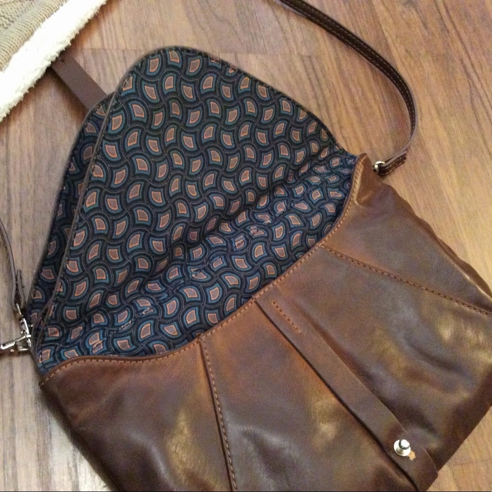 Free with $15 purchase.  Big Buddha Cross body/wristlet/clutch - Picture 6 of 8